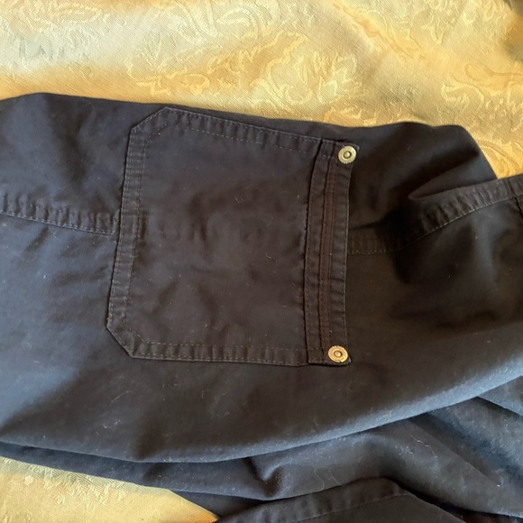 ❤️2/$15❤️ or 3/$21 ❤️ Jones  New York Navy Blue Cargo Capris, Size 16 - Picture 7 of 10